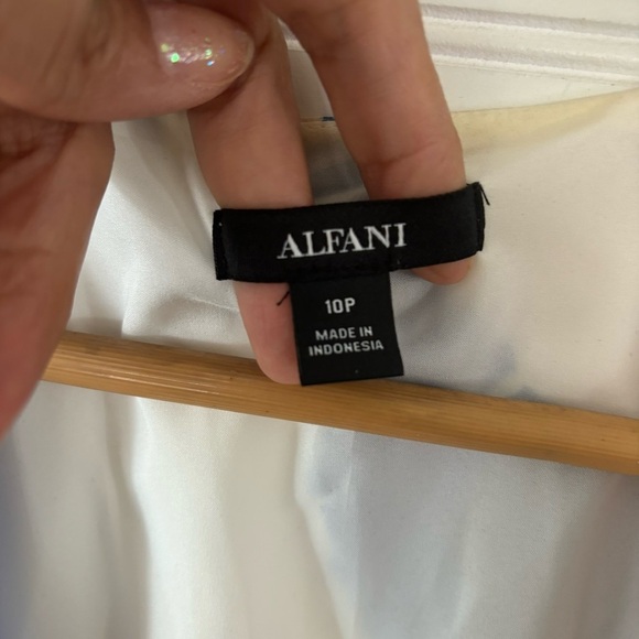Alfani Women's Petite Printed Wrap Dress Blue Soft Blooms Size 10P NWT - Picture 14 of 16